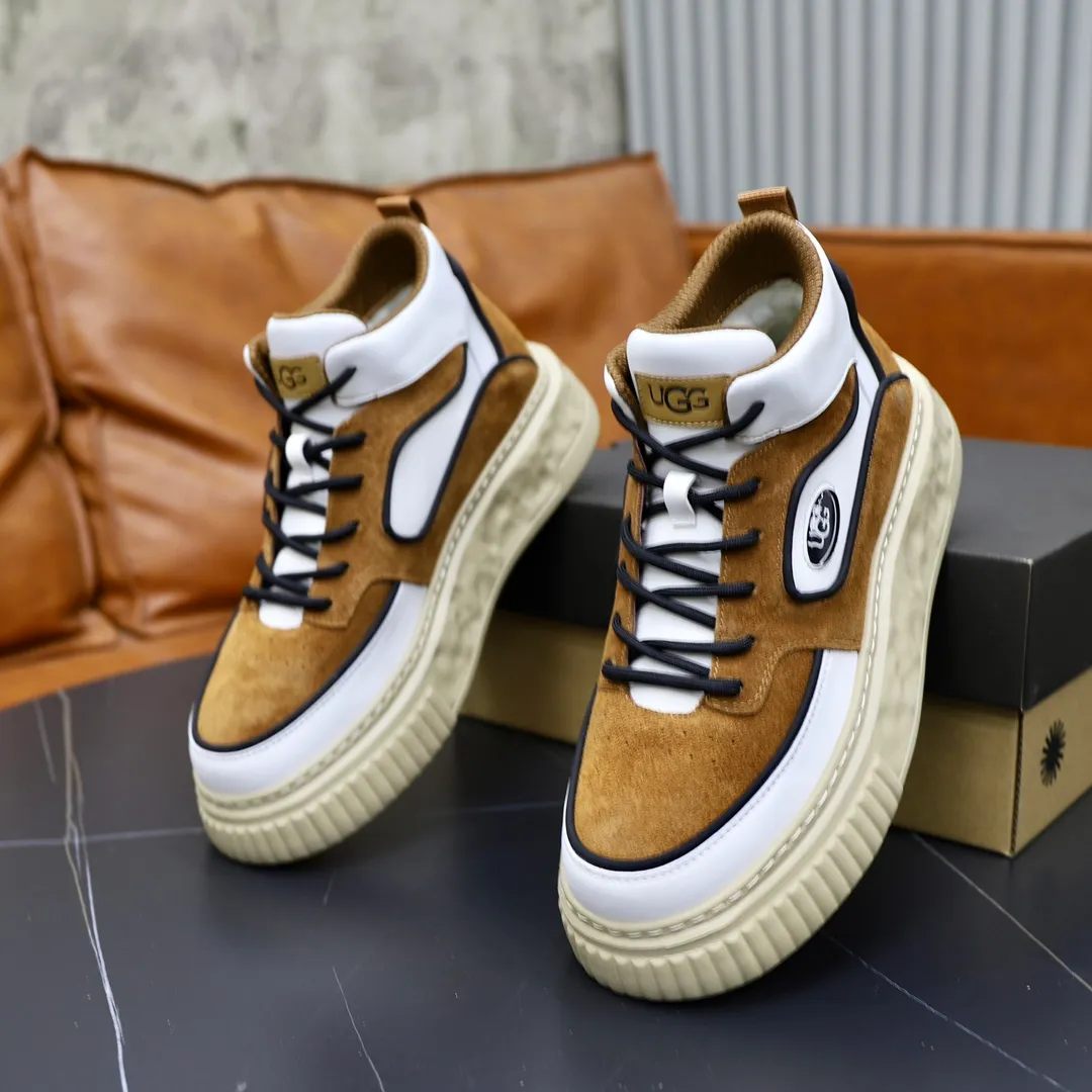 Ex-factory price: 620💰Thick wool imported from Australia Brand: UGG genuine purchase Size: 39-44 Grade: Official website 1:1 Material: First layer of genuine leather waterproof and antifreeze upper Real wool lining Original non-slip soft wear-resistant outsole Style category: Men's casual shoes Trendy style Comfortable on the feet Color: Official website color synchronization